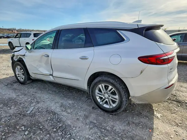 5GAERBKW4JJ131518 2018 BUICK ENCLAVE - Image 2