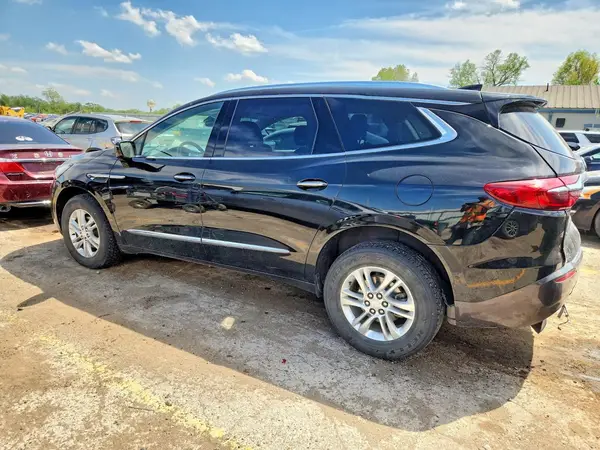 5GAERBKW4JJ135701 2018 BUICK ENCLAVE - Image 2