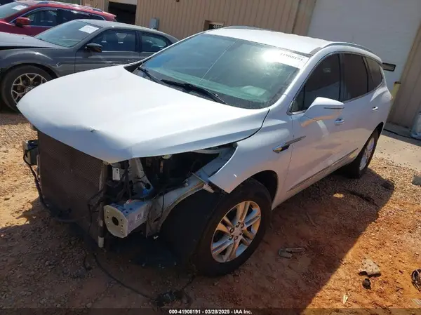 5GAERBKW4JJ143930 2018 BUICK ENCLAVE - Image 2