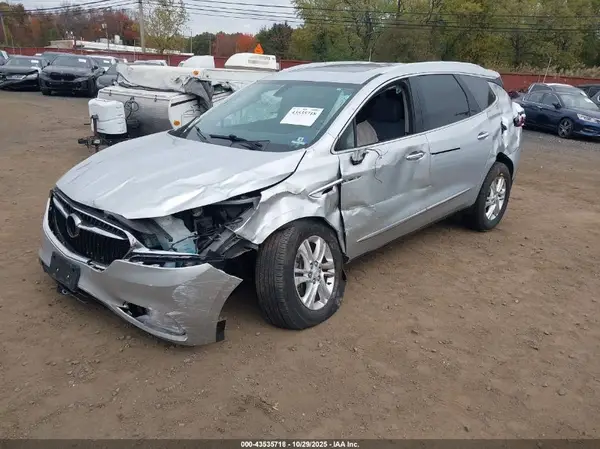 5GAERBKW4JJ279233 2018 BUICK ENCLAVE - Image 2