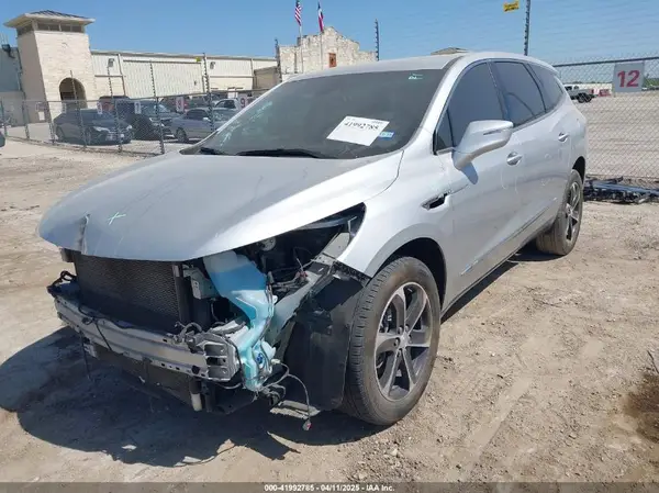 5GAERBKW4NJ152164 2022 BUICK ENCLAVE - Image 2