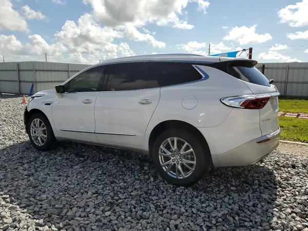 5GAERBKW4PJ225746 2023 BUICK ENCLAVE - Image 2