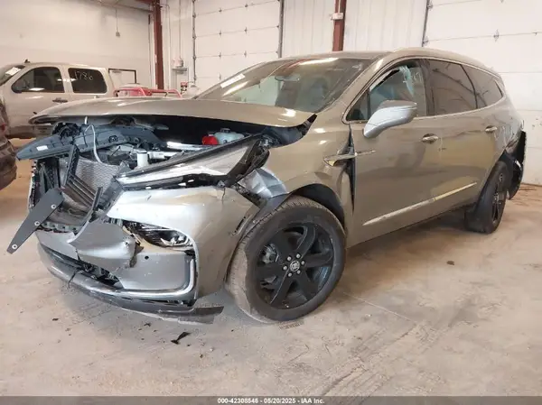 5GAERBKW4RJ108994 2024 BUICK ENCLAVE - Image 2
