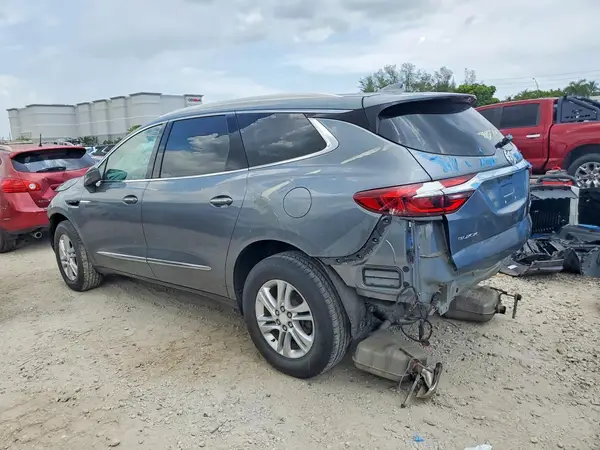 5GAERBKW5JJ138560 2018 BUICK ENCLAVE - Image 2