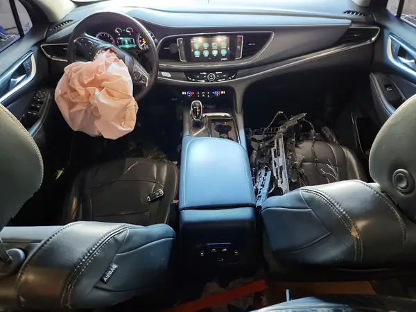 5GAERBKW5JJ140809 2018 BUICK ENCLAVE - Image 8