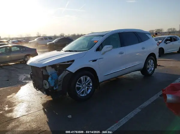 5GAERBKW5JJ159814 2018 BUICK ENCLAVE - Image 2