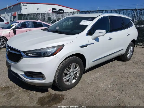 5GAERBKW5JJ203665 2018 BUICK ENCLAVE - Image 2