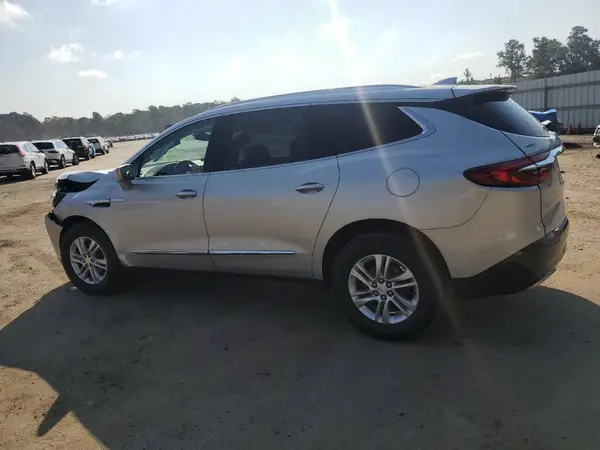 5GAERBKW5JJ210986 2018 BUICK ENCLAVE - Image 2