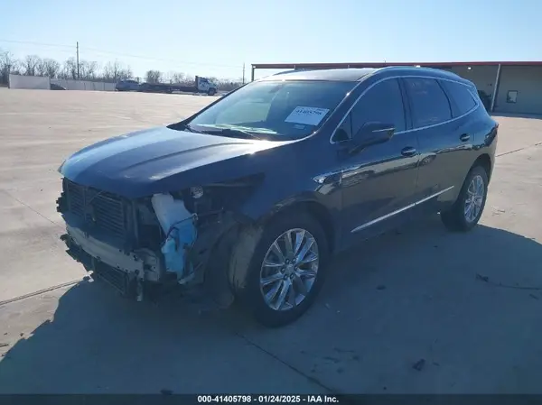 5GAERBKW5KJ260823 2019 BUICK ENCLAVE - Image 2
