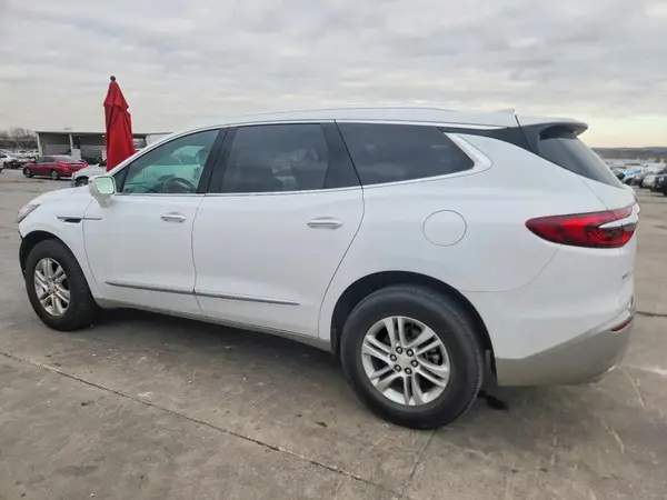 5GAERBKW5LJ180679 2020 BUICK ENCLAVE - Image 2