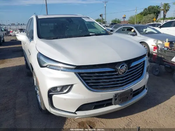 5GAERBKW5NJ172469 2022 BUICK ENCLAVE - Image 1