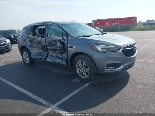 5GAERBKW6JJ15323 2018 BUICK ENCLAVE - Image 1