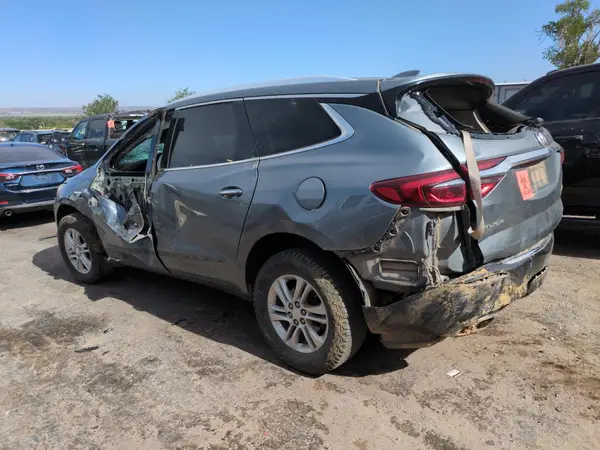 5GAERBKW6JJ165945 2018 BUICK ENCLAVE - Image 2