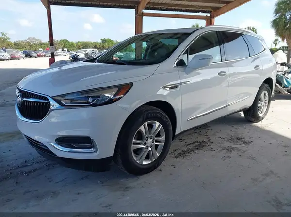 5GAERBKW6JJ188786 2018 BUICK ENCLAVE - Image 2