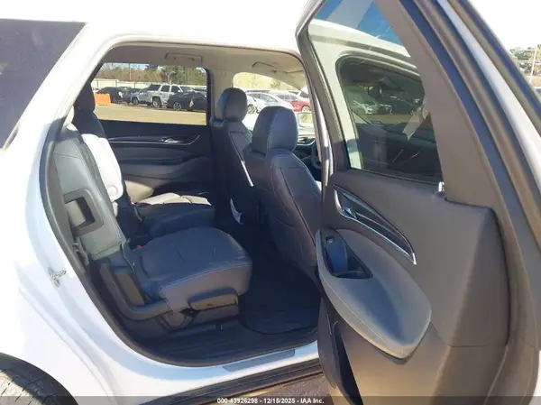 5GAERBKW6JJ230499 2018 BUICK ENCLAVE - Image 8