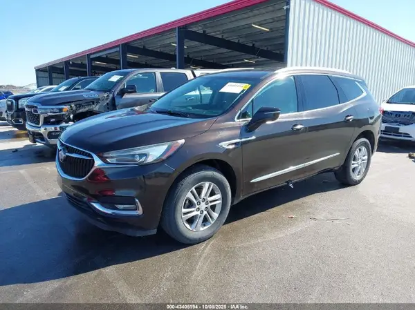 5GAERBKW6JJ261607 2018 BUICK ENCLAVE - Image 2