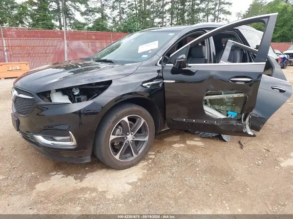 5GAERBKW6LJ172526 2020 BUICK ENCLAVE - Image 2