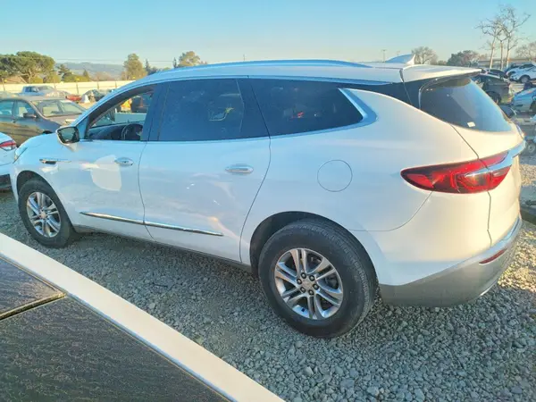 5GAERBKW6MJ265757 2021 BUICK ENCLAVE - Image 2