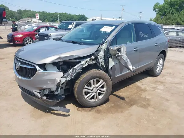 5GAERBKW7JJ142187 2018 BUICK ENCLAVE - Image 2
