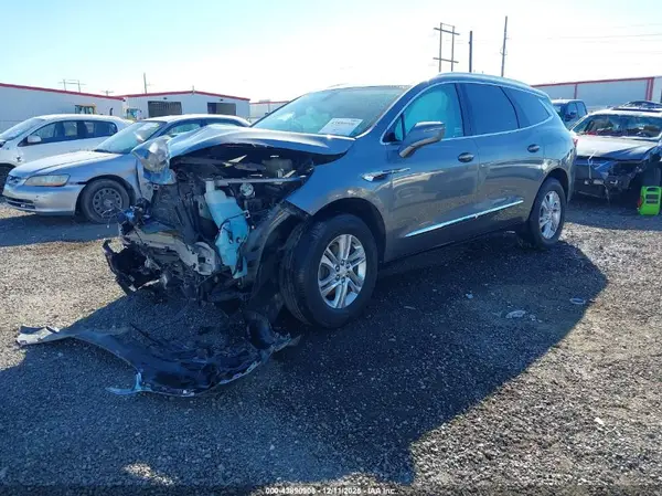 5GAERBKW7JJ148135 2018 BUICK ENCLAVE - Image 2