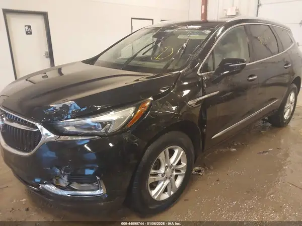 5GAERBKW7JJ165730 2018 BUICK ENCLAVE - Image 2