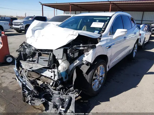 5GAERBKW7JJ285432 2018 BUICK ENCLAVE - Image 2