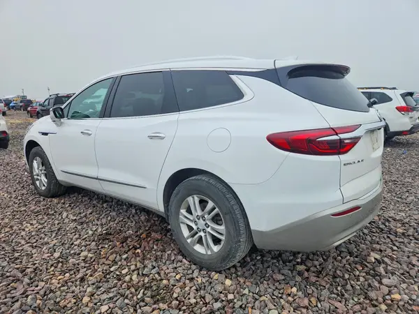 5GAERBKW7MJ258445 2021 BUICK ENCLAVE - Image 2