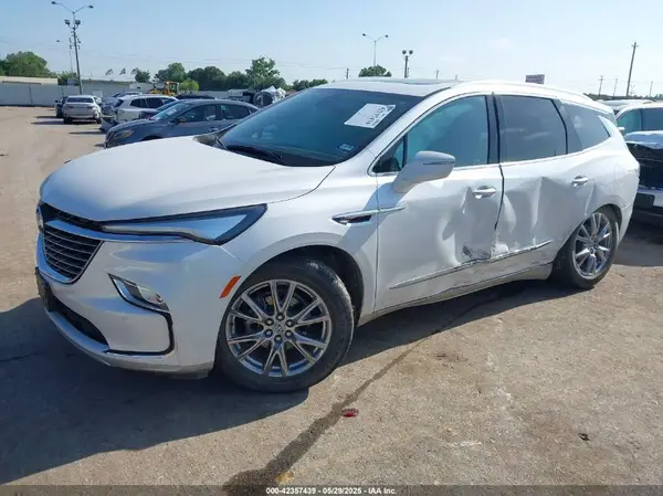 5GAERBKW7PJ218225 2023 BUICK ENCLAVE - Image 2