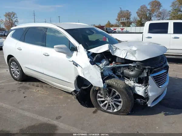 5GAERBKW7RJ135686 2024 BUICK ENCLAVE - Image 1