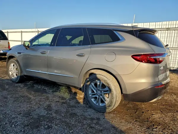 5GAERBKW8JJ173125 2018 BUICK ENCLAVE - Image 2