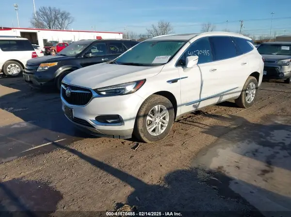 5GAERBKW8JJ180236 2018 BUICK ENCLAVE - Image 2
