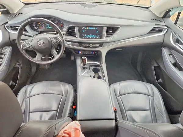 5GAERBKW8JJ261396 2018 BUICK ENCLAVE - Image 8