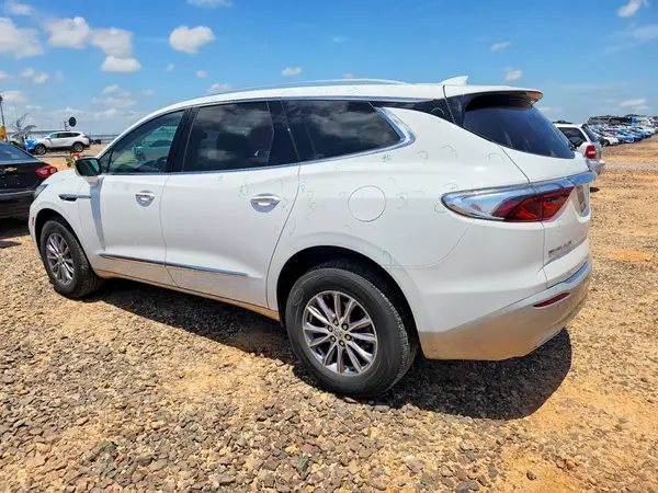 5GAERBKW8PJ162957 2023 BUICK ENCLAVE - Image 2