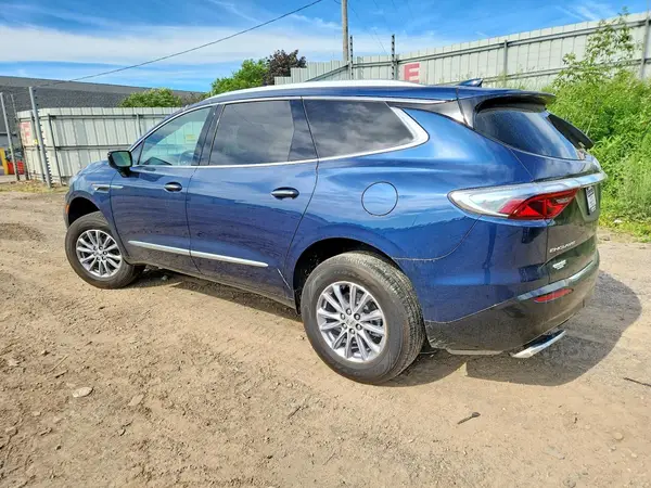 5GAERBKW8PJ235504 2023 BUICK ENCLAVE - Image 2