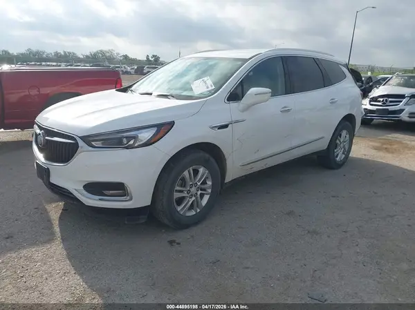5GAERBKW9JJ142000 2018 BUICK ENCLAVE - Image 2