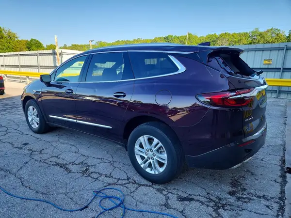 5GAERBKW9JJ147309 2018 BUICK ENCLAVE - Image 2