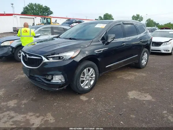 5GAERBKW9JJ181430 2018 BUICK ENCLAVE - Image 2