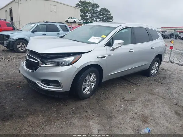 5GAERBKW9JJ223949 2018 BUICK ENCLAVE - Image 2