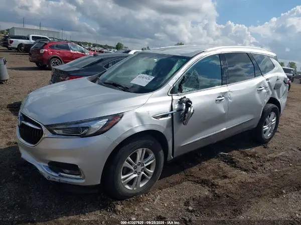 5GAERBKW9LJ142162 2020 BUICK ENCLAVE - Image 2