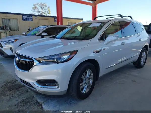 5GAERBKWXJJ187608 2018 BUICK ENCLAVE - Image 2