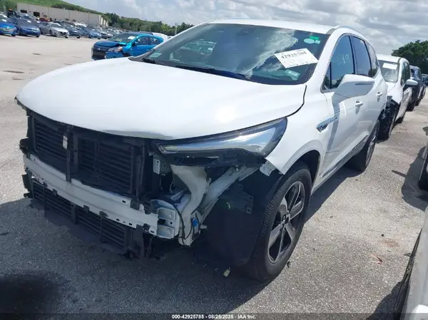 5GAERBKWXPJ227663 2023 BUICK ENCLAVE - Image 2
