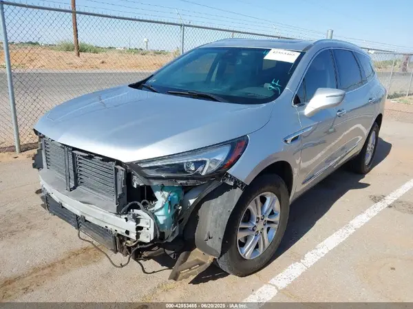 5GAERCKW0JJ228298 2018 BUICK ENCLAVE - Image 2