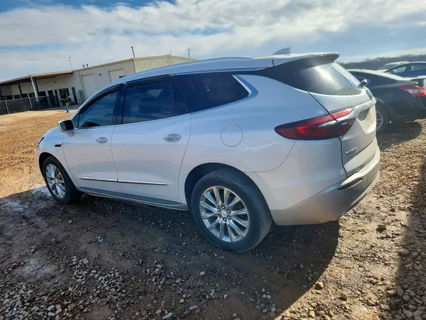 5GAERCKW1JJ240556 2018 BUICK ENCLAVE - Image 2