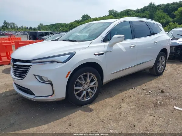 5GAERCKW2NJ111876 2022 BUICK ENCLAVE - Image 2