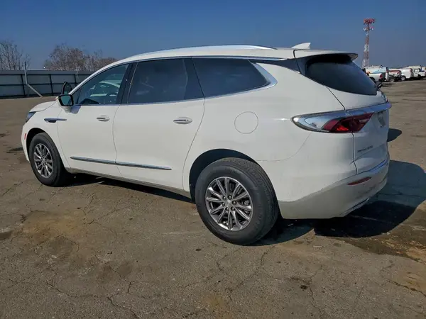 5GAERCKW2NJ131173 2022 BUICK ENCLAVE - Image 2