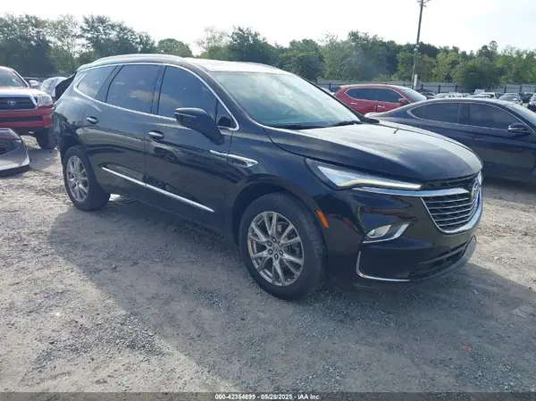 5GAERCKW2PJ114635 2023 BUICK ENCLAVE - Image 1