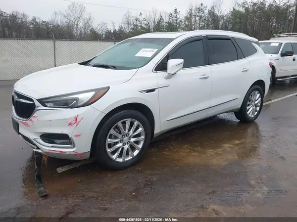 5GAERCKW3JJ147005 2018 BUICK ENCLAVE - Image 2