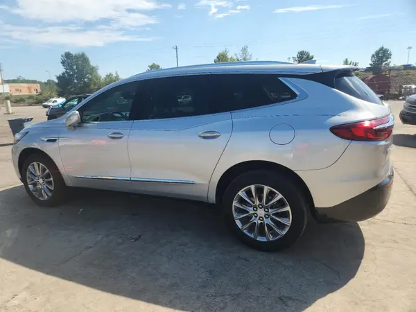 5GAERCKW3LJ235233 2020 BUICK ENCLAVE - Image 2