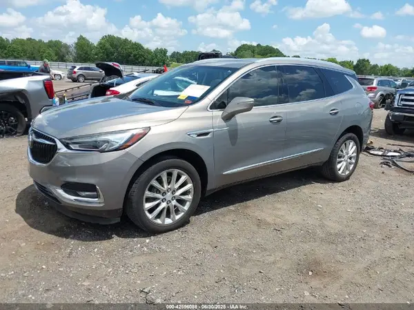 5GAERCKW4JJ168316 2018 BUICK ENCLAVE - Image 2