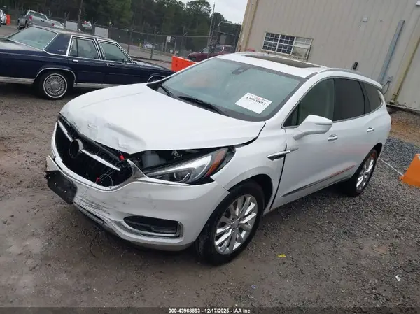 5GAERCKW4JJ233603 2018 BUICK ENCLAVE - Image 2